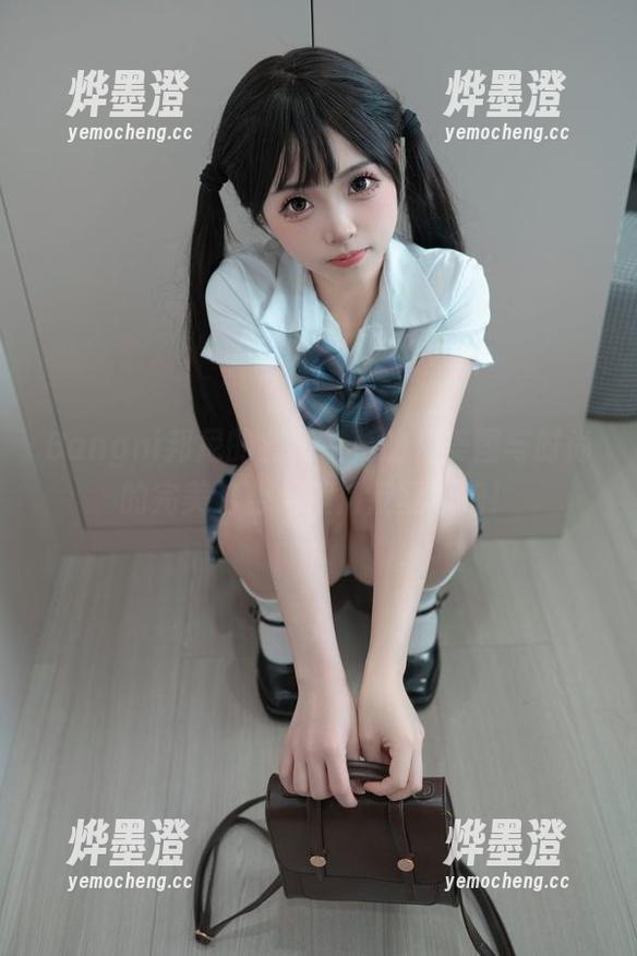 Bangni邦尼 Bangni邦尼的套装,真的是美图与时尚的完美结合,值得反复琢磨!