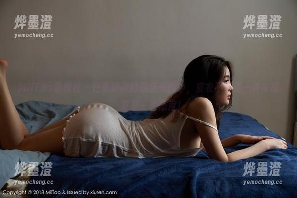 MiiTao蜜桃社 - 在李颖诗的最新美图中，皮衣不只是一件衣服，更是一种态度！