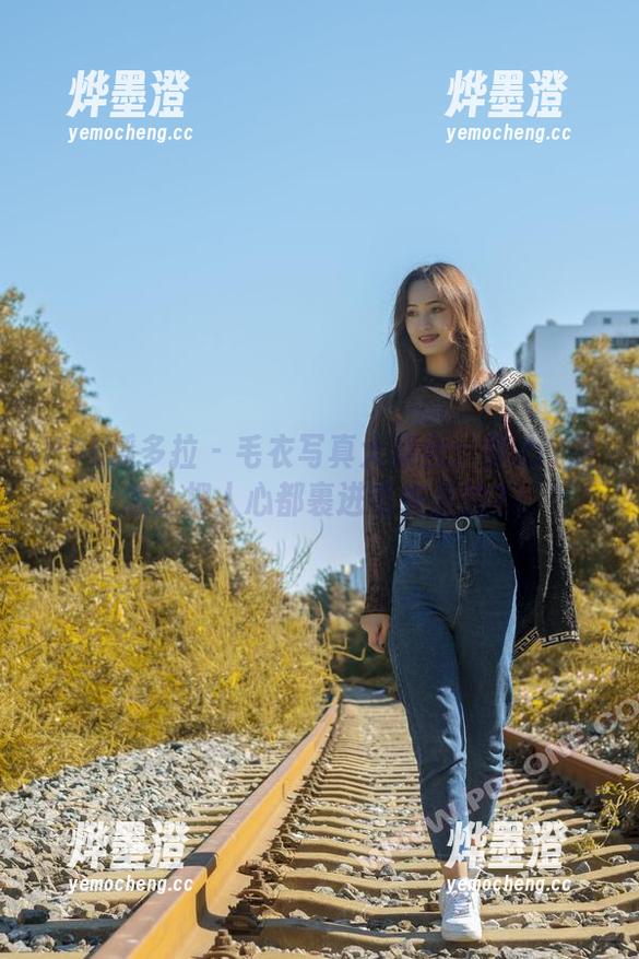 PDL潘多拉 - 毛衣写真大集合：梦心玥是怎么把人心都裹进毛衣里的？