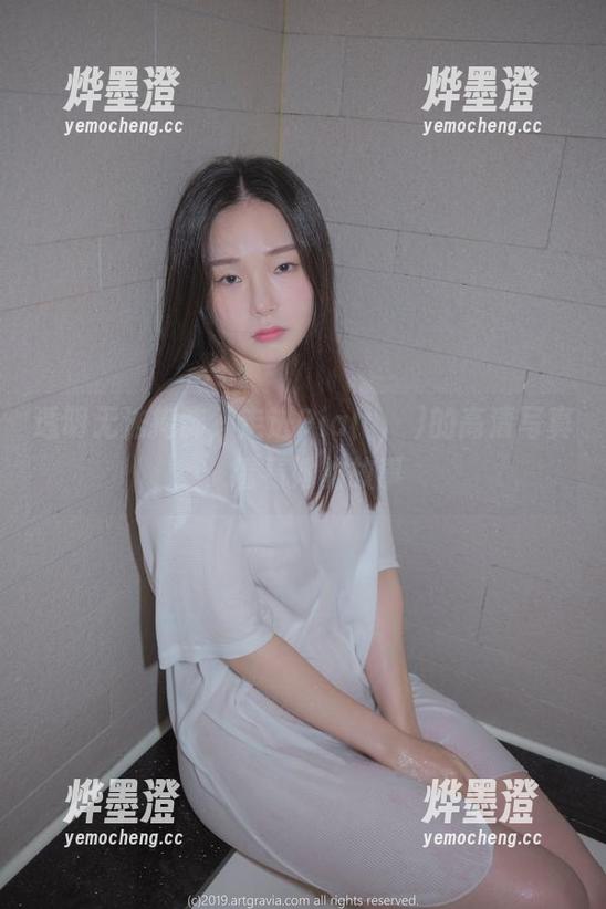 透明无法掩饰，走进Pia(피아)的高清写真，看看她的故事