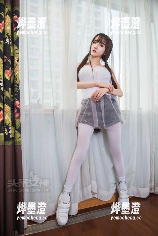 TouTiao头条女神 - 艾小青旅拍精选：她在阳光下，摄影师在阴影里，各有各的真相