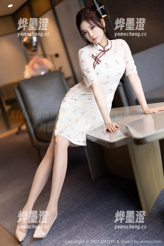 XIAOYU语画界 - 蜜桃酱居家图包：下载它，教你如何在家也能“出街”！