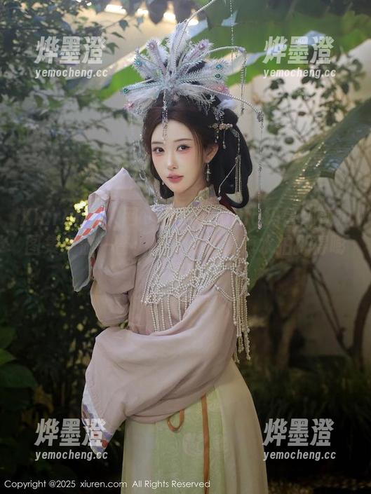 Xiuren秀人网 - 从Manuela玛鲁娜海边图集中偷一瞥：感觉心脏被海水拍打得嘭嘭响