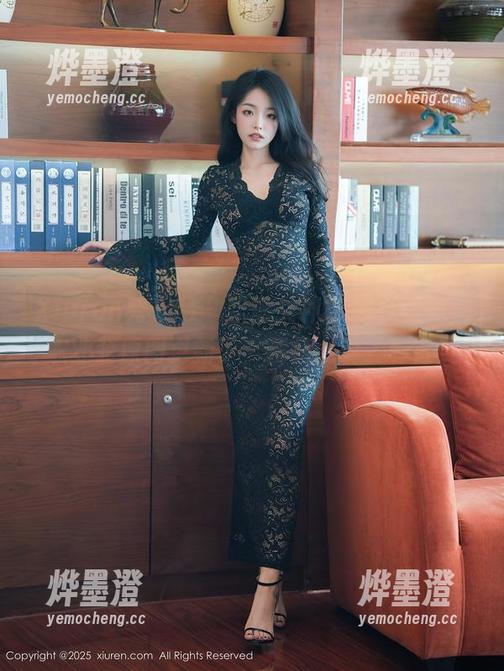 Xiuren秀人网-小甜angle Xiuren秀人网 - 职场女神小甜angle,职业装原图更新了,我只能说:真香!