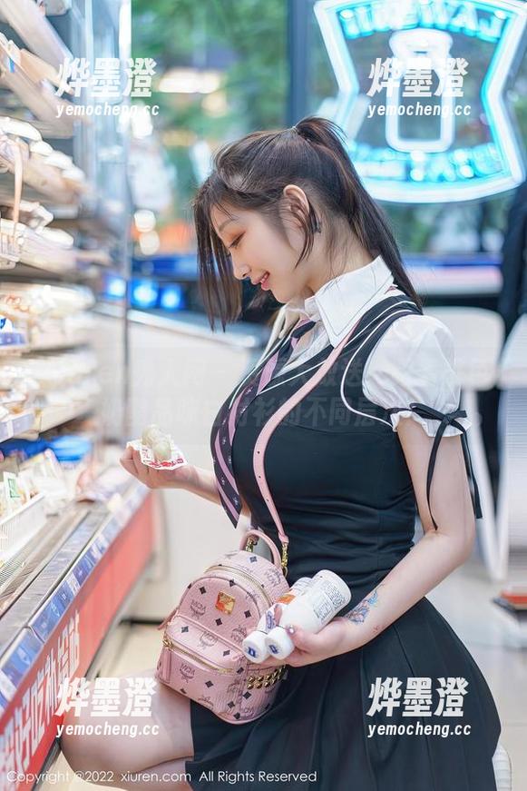 Xiuren秀人网 - 资源大放送！跟着桃色奶酪品味白衬衫的不同层次！