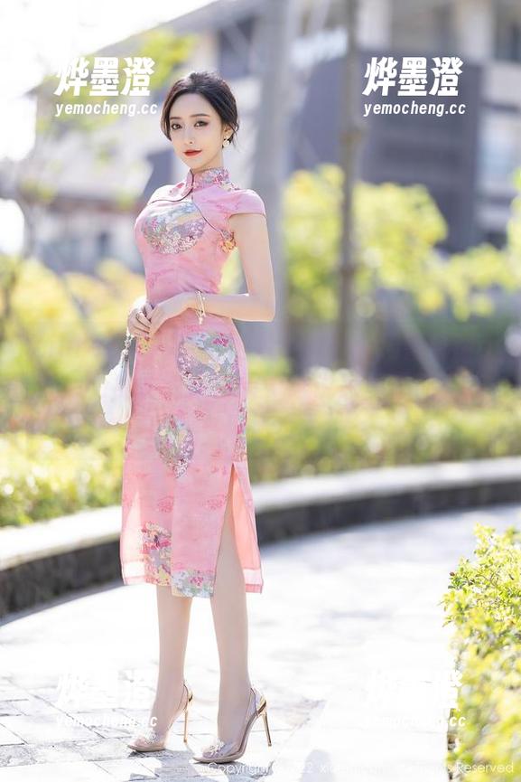 Xiuren秀人网 - 居家不无聊：玛鲁娜Manuela免费图集，喂，谁说家里不能有点风情？