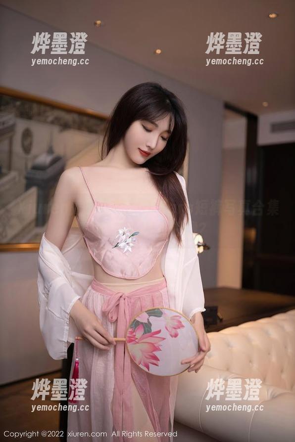 Xiuren秀人网 - 白微Sera短裤写真合集：我竟然有点眼馋？