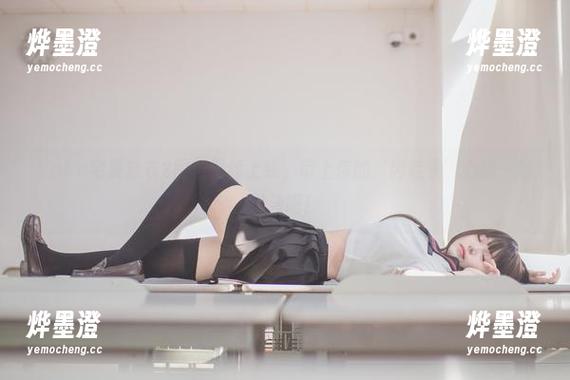 Yoko宅夏泳衣2图包更新上线，带上你的‘肉桂卷’心情一起游泳吧！