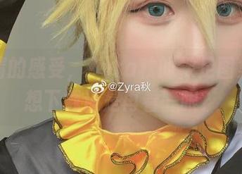 说不清的感受，Zyra秋的裸足图集让人想下载还是再看一眼？
