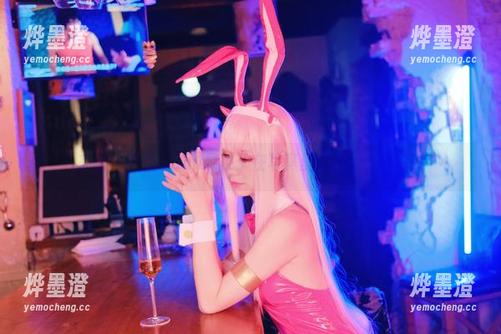 来吧，看看izumi泉桃子在写真里藏了多少秘密！