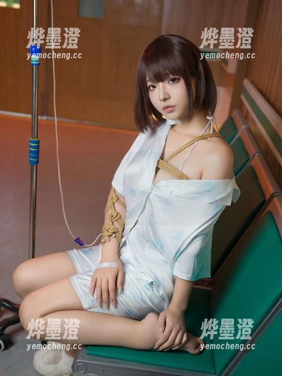 yuuhui玉汇的职业装图包：一秒变身打工人的超级英雄！COS界的职场女魔法师？