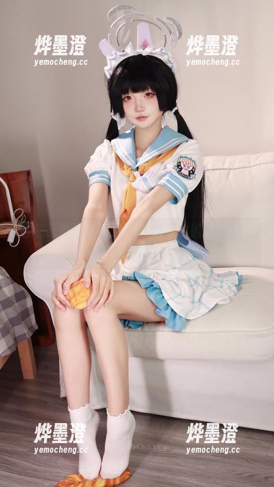 解密五更百鬼：那组高清照片的过膝袜，真心想要收藏起来！