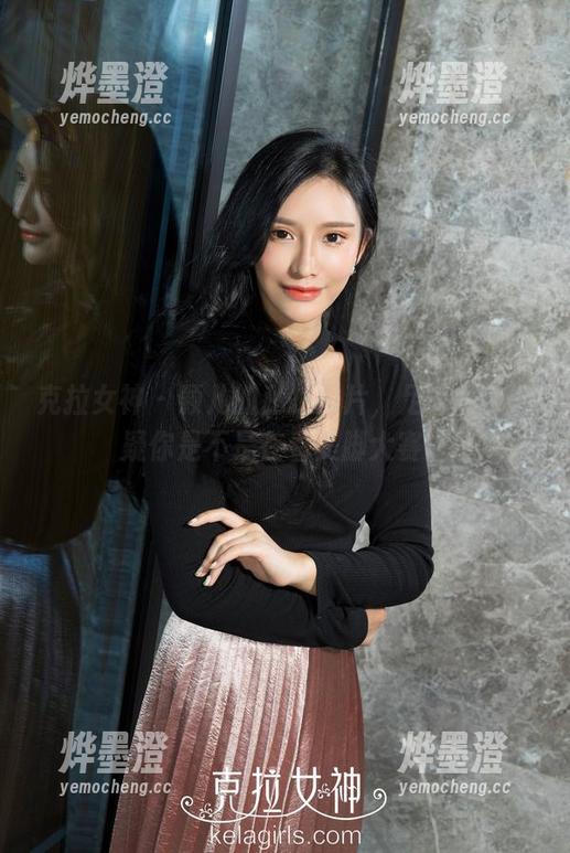 克拉女神 - 颖儿的私拍图片，足以让你怀疑你是不是在看美脚大赛！