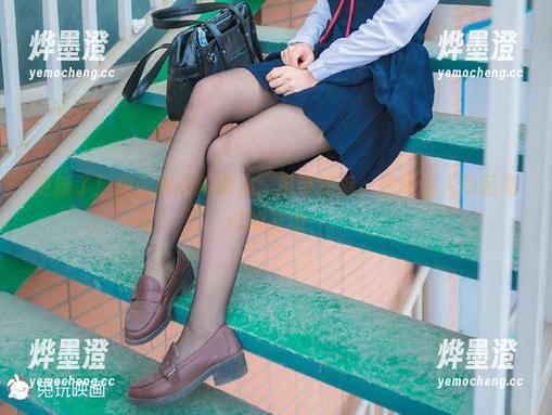 更新了！兔玩映画新图集：吊带短裤，瞬间让人想起海风的味道！