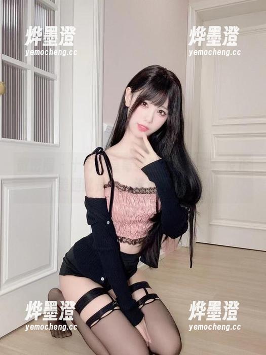 微密圈 - 十万口草莓粥粥在线写真：反正美腿就是好，谁说不能看呢