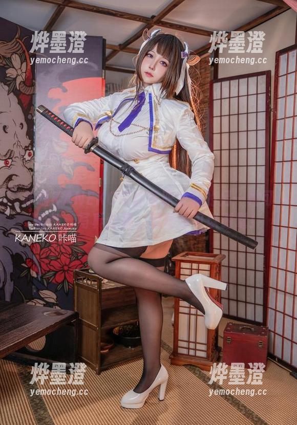 咔喵KANEKO带你看职业装的另一种可能性：写真合集，职场也可以时髦！