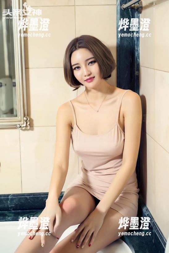 头条女神 - 莫小希的办公室：一张张写真背后藏着几许小心思？