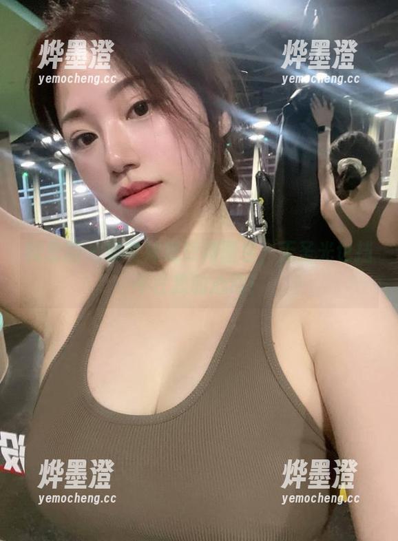 微密圈 - 奶宝妹纸短裙图包，无圣光也挡不住我的心动！
