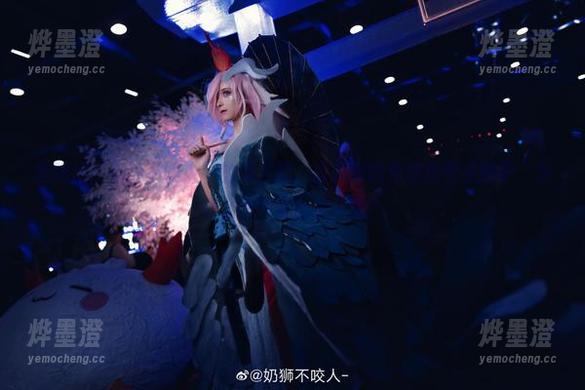 奶狮不咬人 瞧瞧这“奶狮不咬人”的黑贞德,摄影师的角度我有点嫉妒,为什么我不能在镜头前?