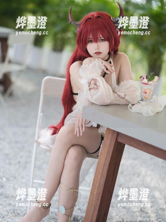 咦，小仓千代w的毛衣，竟然让人想“cos”人生的意义？