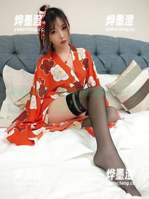 短裙的福利，小女巫露娜的图片，今天你撩了吗？