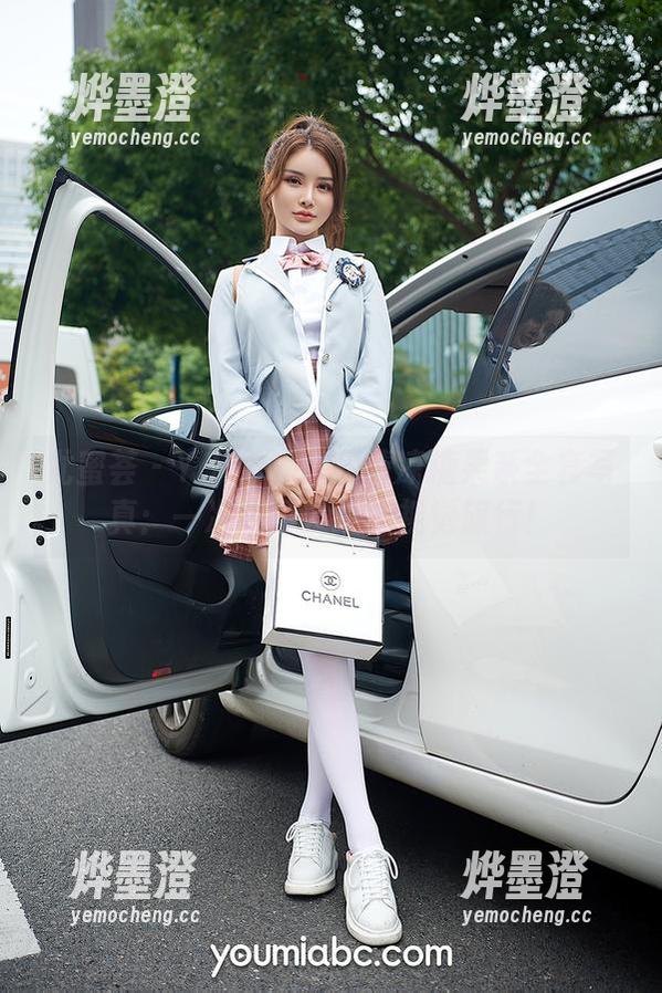 尤蜜荟 - YOYO优优的清凉糖果系全套写真：一次甜得发腻的视觉旅行！