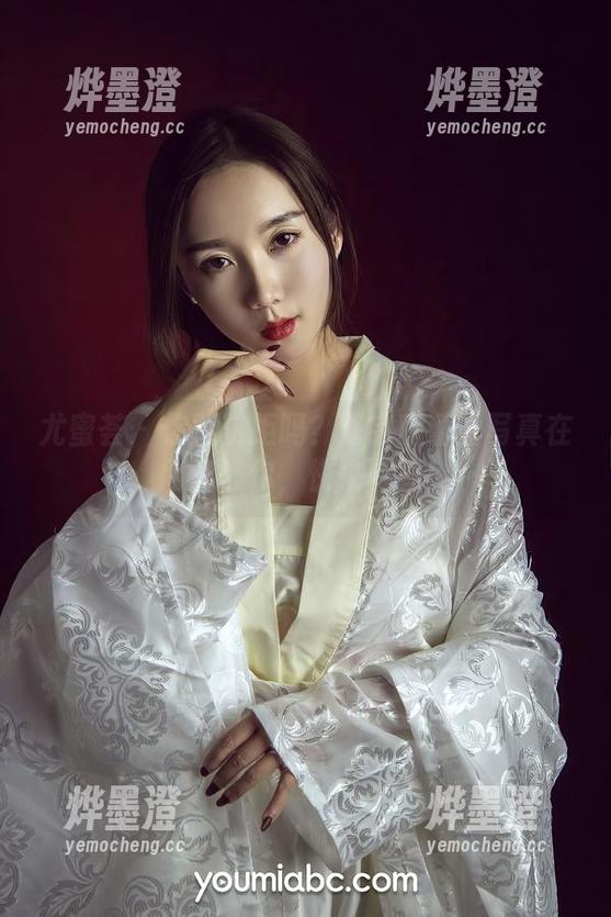 尤蜜荟 - 你能抗拒吗？陈宇曦蕾丝写真在网盘等你，快来下载！