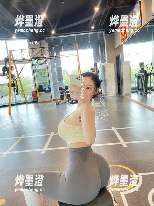 微密圈 - 左公子666夏天的写真特辑：原图套图，想了想我是不是也该去晒晒？