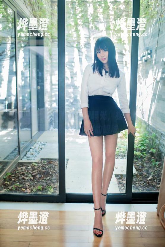 推女郎 - 最新黑丝美图曝光，松果儿又一次轻松俘获了我的眼球。