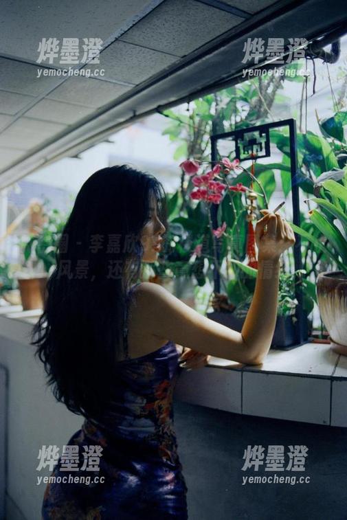 微密圈 - 李嘉欣97的楼道写真图集：不止风景，还有那些意想不到的情绪
