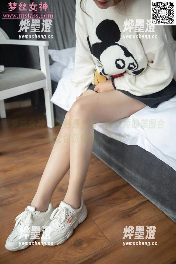 梦丝女神 - 黑色是个谜，王娇娇的美图合集让你仿佛陷入一场梦