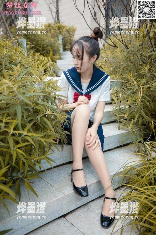 梦丝女神 - 莹仙女的丝袜套图，简直是视觉与心灵的双重冲击，谁还记得这个夏天？