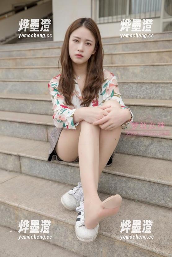梦丝女神 - 韩飞儿粉系肉丝写真，分享一下这份“无肉”不欢的乐趣吧！