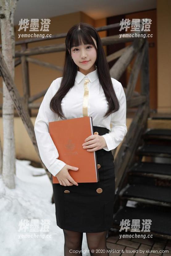 模范学院-安琪Yee 模范学院 - 从死库水到高清美图:安琪Yee的清新迷人时刻