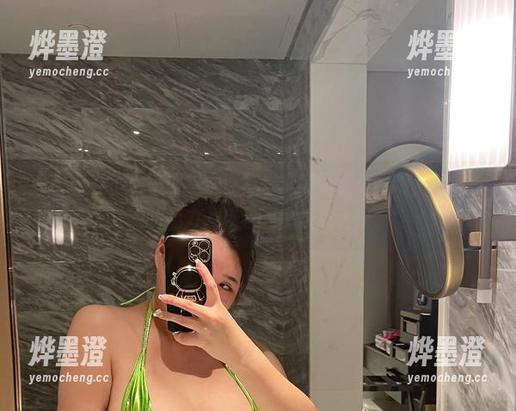 微密圈 - 一起来欣赏水蜜桃米米的黑丝美图吧，这照片的魅力，连老妈都想点赞！