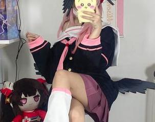 能把白栎Shirly的珂莱塔写真上传到网盘吗？我真想把她的美养在手机里！