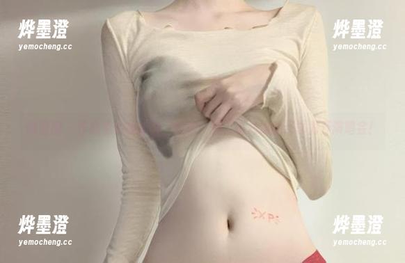 微密圈 - 作品里的相扑猫，红裙一扬，不知道的还以为开演唱会！