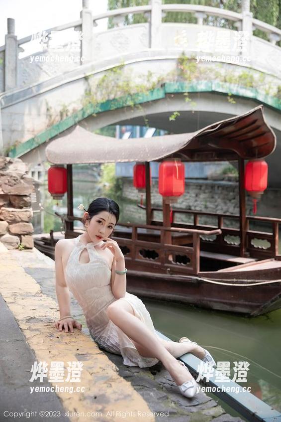 秀人网 - 初梦瑶的私拍时光，夏日就是围绕着她转的光影游戏！