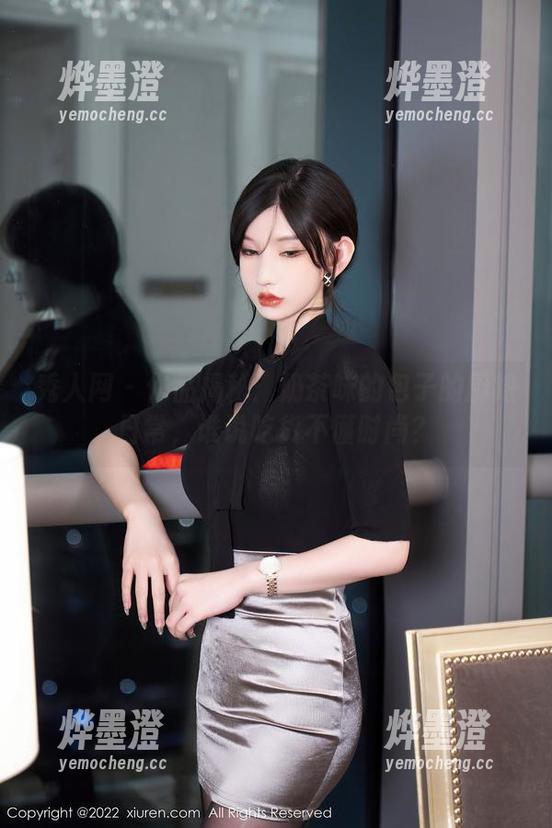 秀人网 - 作品揭秘：奶茶味的包子的厨娘日常，谁说吃货不懂时尚？