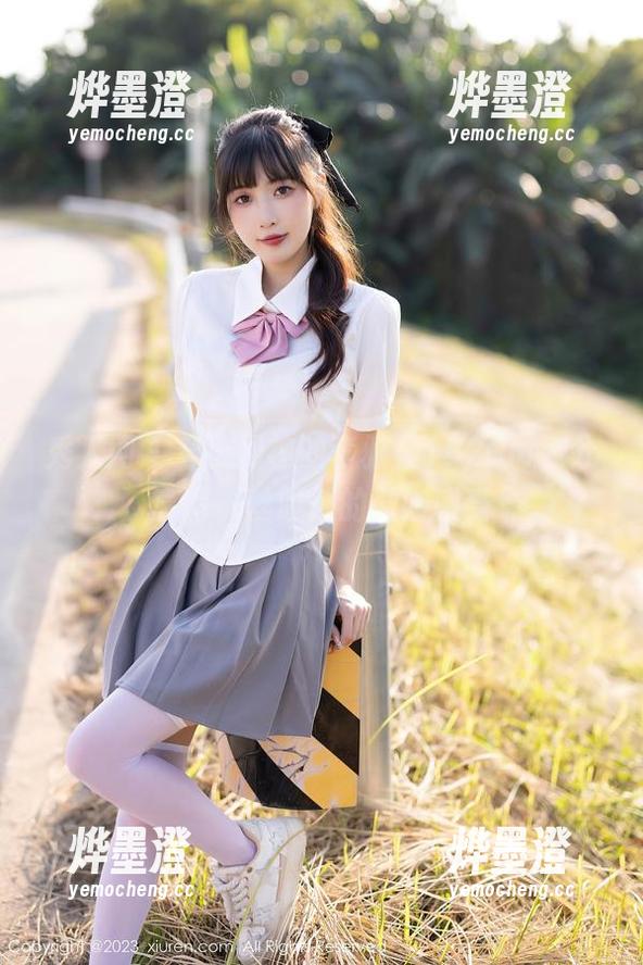 秀人网-李雅柔182CM 秀人网 - 穿上网袜的李雅柔182CM,分享每一丝肌肤的微妙感受