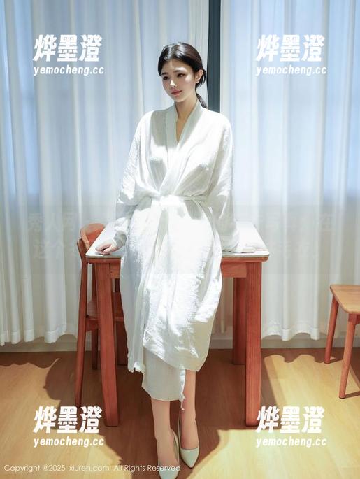 秀人网 - 果儿Victoria的毛衣写真：在这个冬天，你需要的不仅是一件毛衣！