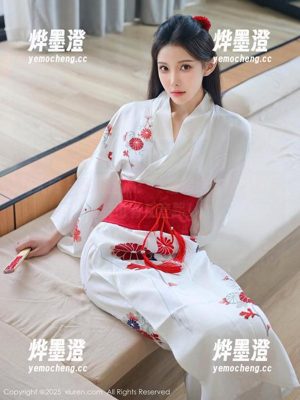 秀人网 - 麦田甜心：一组精选套图，护士装也有反套路！
