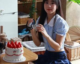 绮梦摄影 – 被小艺的美足电到！你能在这一组写真里找到多少迷人瞬间？