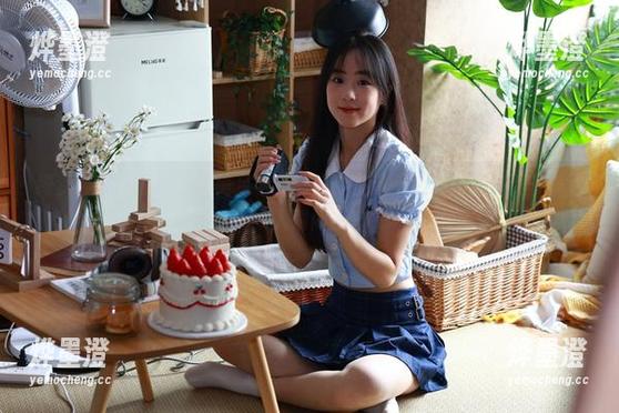 绮梦摄影 - 被小艺的美足电到！你能在这一组写真里找到多少迷人瞬间？