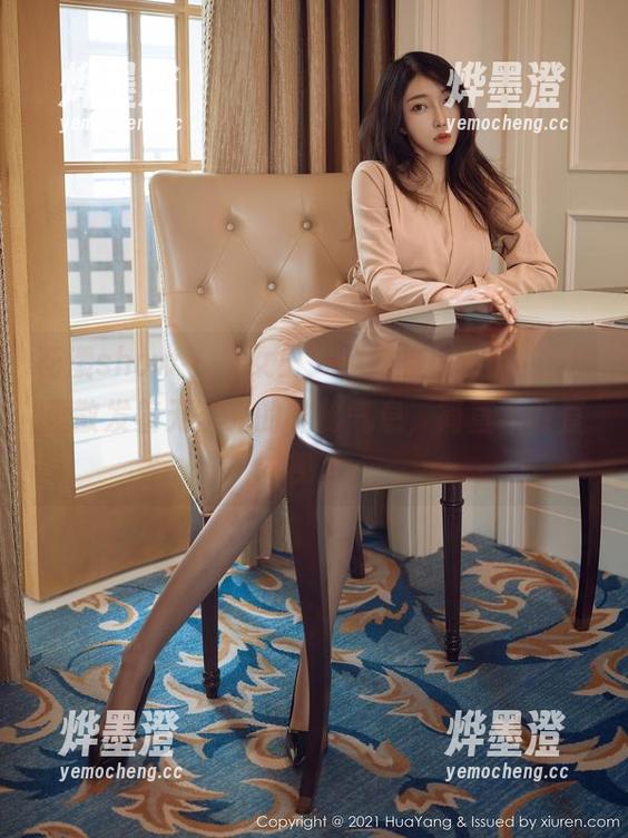 花漾show - “女王”赵惟依coco，图片里散发着无圣光的神秘气息，简直不敢直视。