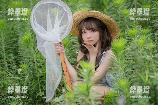 花铃Hana 图片里的花铃Hana,爱丽丝兔女郎的气息扑面而来,这种莫名的吸引力,你懂的。