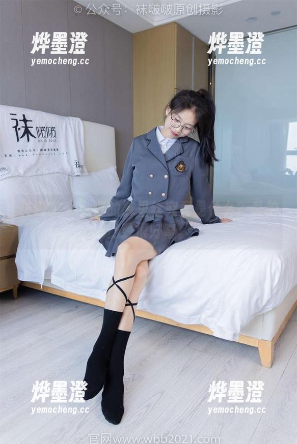 袜啵啵 - 小淳的裤里丝究竟是什么？私拍资源很好奇。
