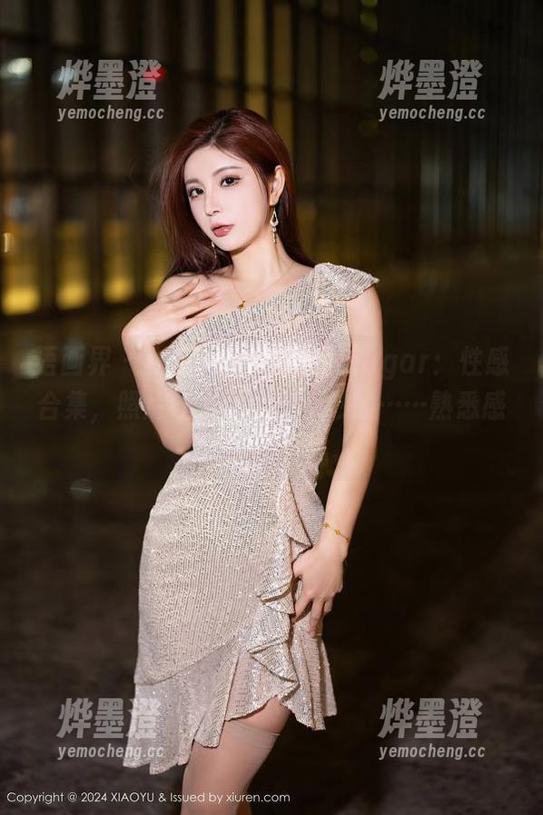 语画界-杨晨晨sugar 语画界 - 白色礼裙&杨晨晨sugar:性感合集,照片让人感受到微妙的……熟悉感?