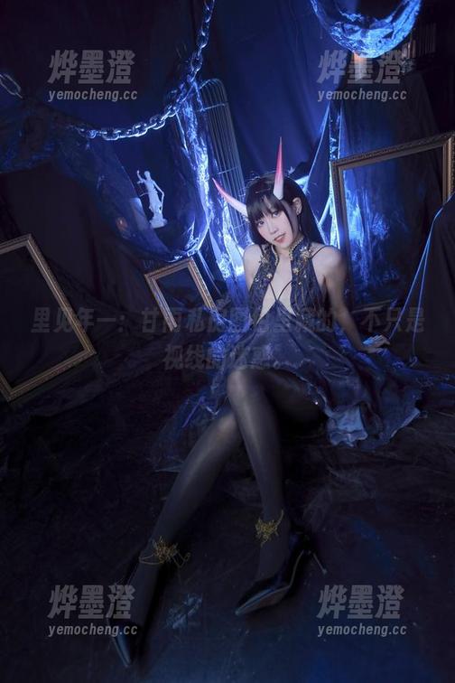 里见年一 里见年一:甘雨私房图包里藏的,不只是视线的迷惑。