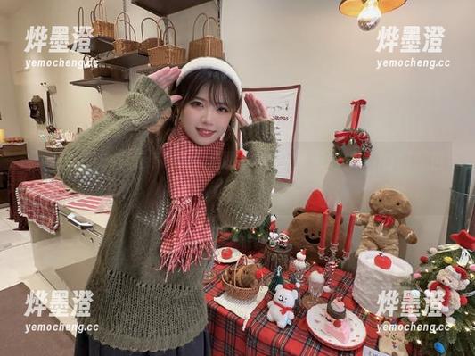 闪月半的Lolita草莓：美图照片带你走进浪漫的幻想世界！